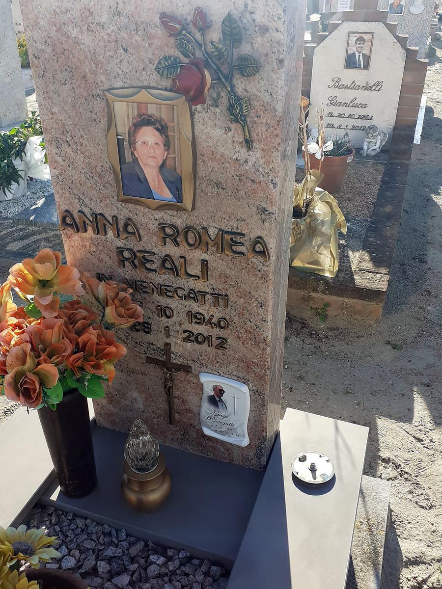 Razzia al camposanto di S.Giuseppe: “Ridatemi le ceneri di papà”