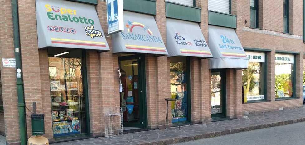 Carpi Pistola puntata alla tempia: rapina choc alla tabaccheria 