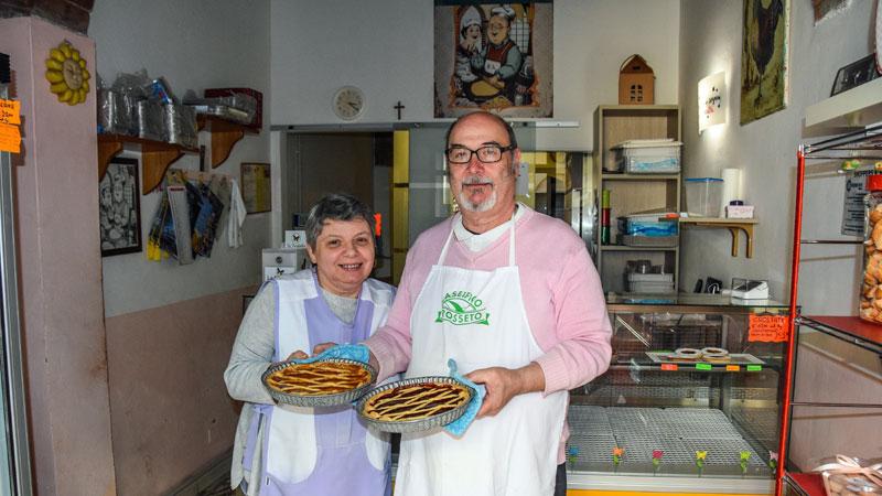 
	Clarice Locatelli e Giovanni Esposito all&rsquo;interno della loro attivit&agrave; (foto-servizio Agenzia Bf)

