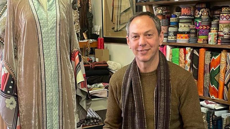 Gli abiti per i vip ma anche il cliente della porta accanto, Paolo Milani festeggia 30 anni di attività a Pietrasanta: «Mi sento un sarto non uno stilista»