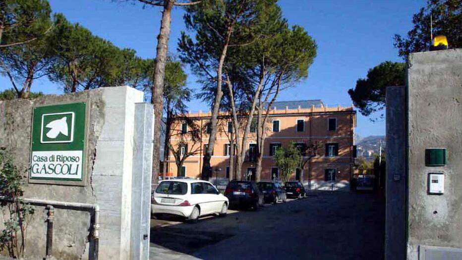 Massa, Politikè sui debiti di Casa Ascoli: «Serve l’intervento della Regione»