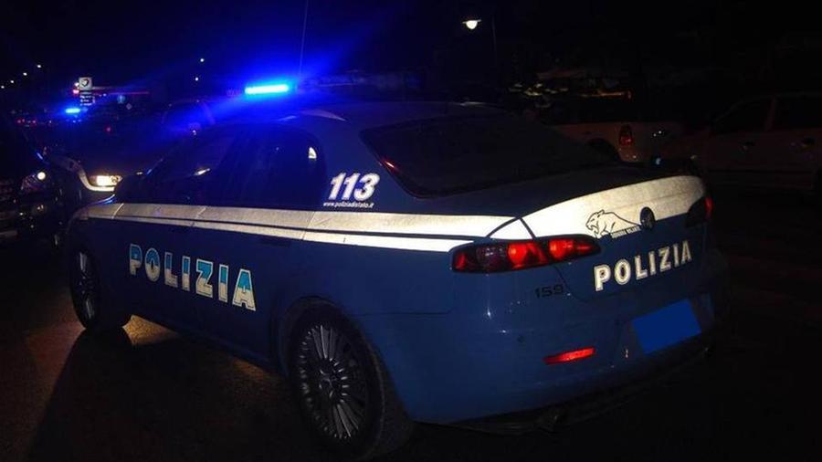 Ferrara. Si finge rider per entrare nel condominio e rubare: arrestato dalla polizia