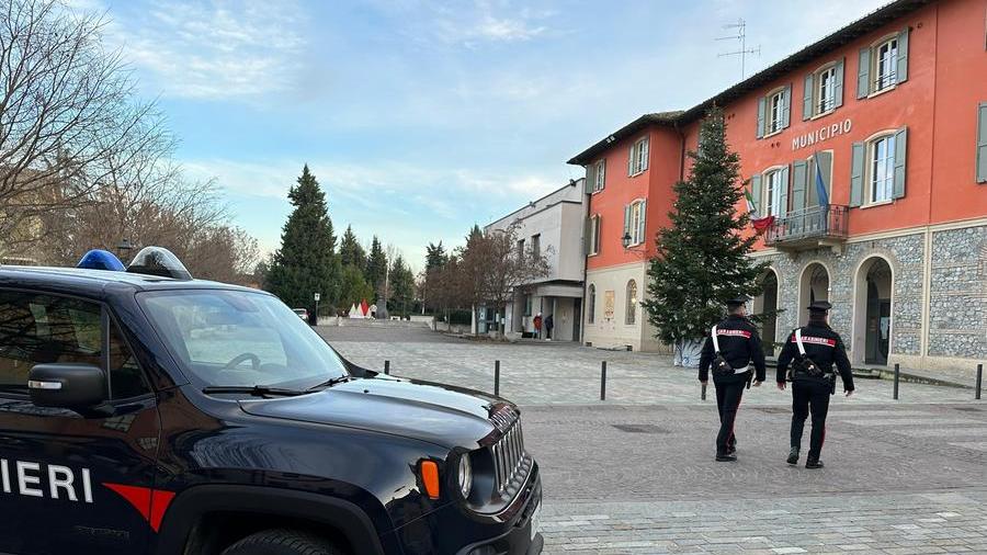 Cerca di mordere il commesso del supermercato: arrestato