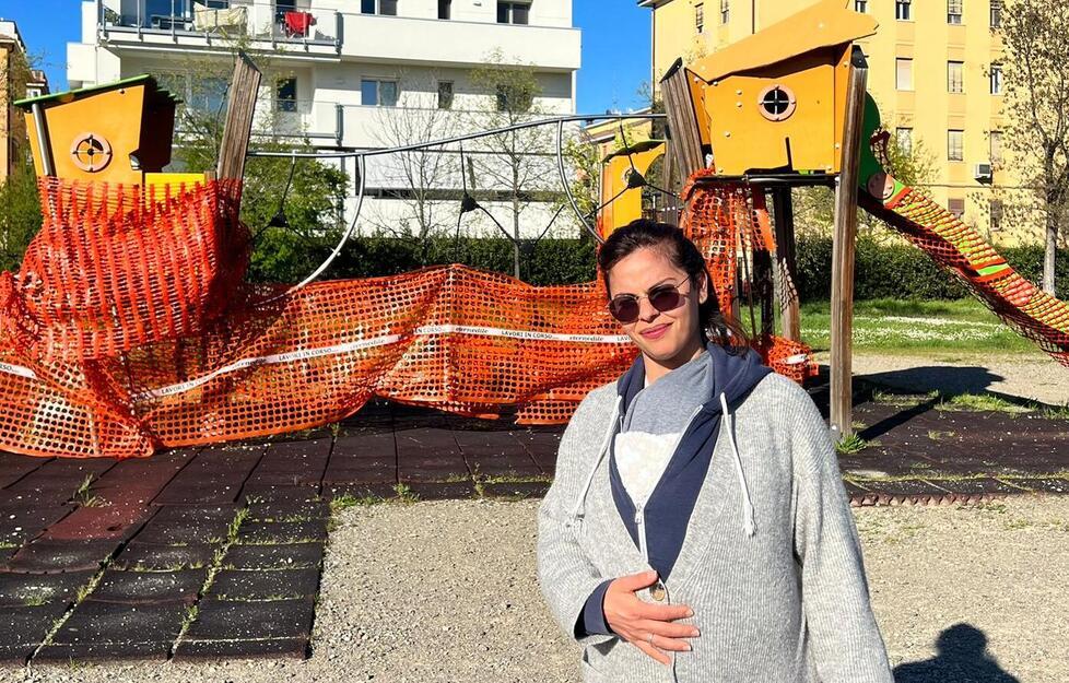 Modena La battaglia delle mamme del centro storico «Senza giochi nei parchi arriva lo spaccio» 