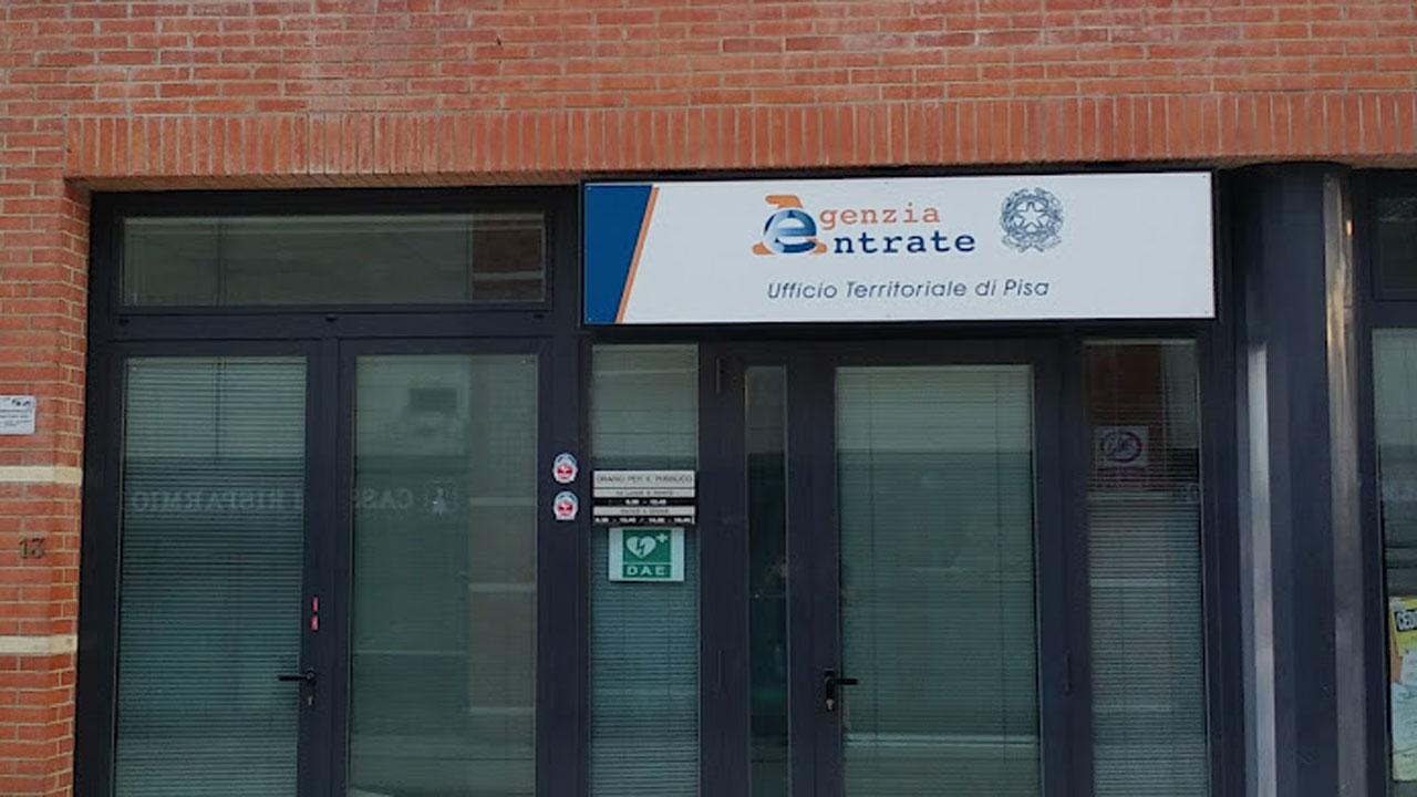 Pisa, bloccano conti e carte ma è l’Agenzia delle Entrate a essere condannata: risarcito consulente finanziario