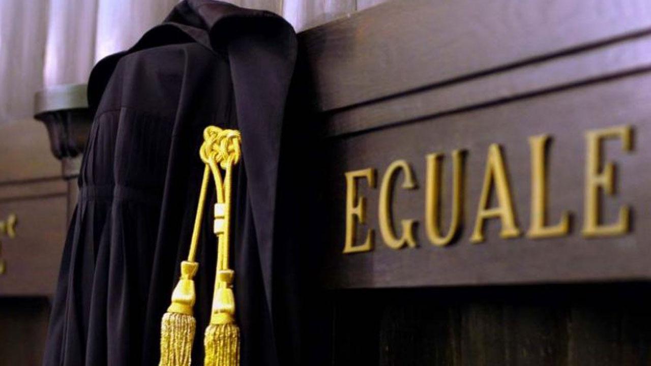 «Morsi alla bambina e botte alla compagna». Portuale livornese condannato: ecco le motivazioni