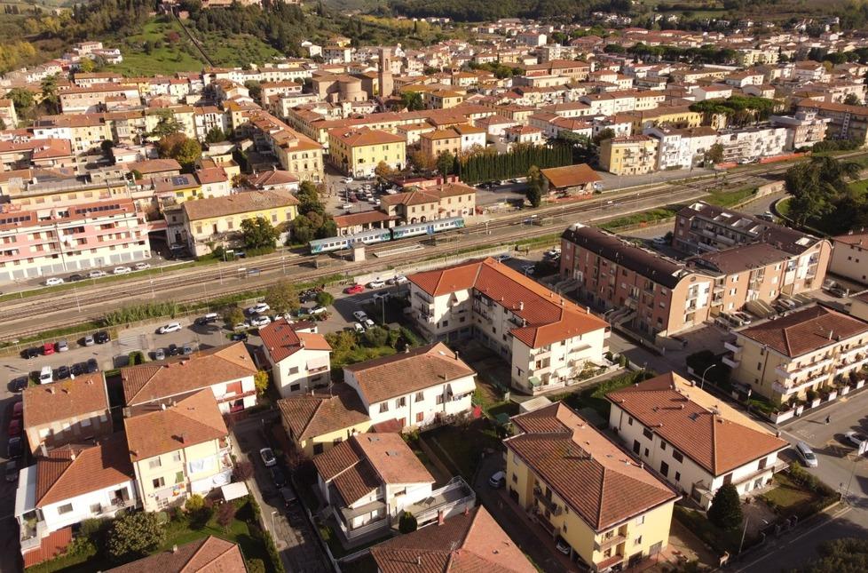 Certaldo, no alla pedonalizzazione di piazza Boccaccio. Adesso spunta anche il nuovo comitato