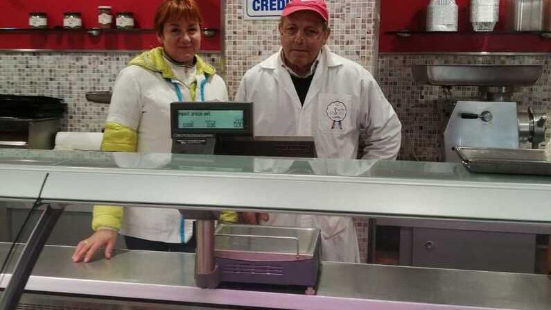 Carrara, si spegne un’altra vetrina: chiude storica macelleria