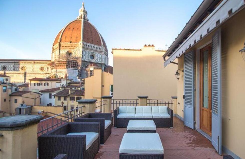 Emergenza casa a Firenze, in 18mila a rischio sfratto: «Colpa degli affitti turistici»