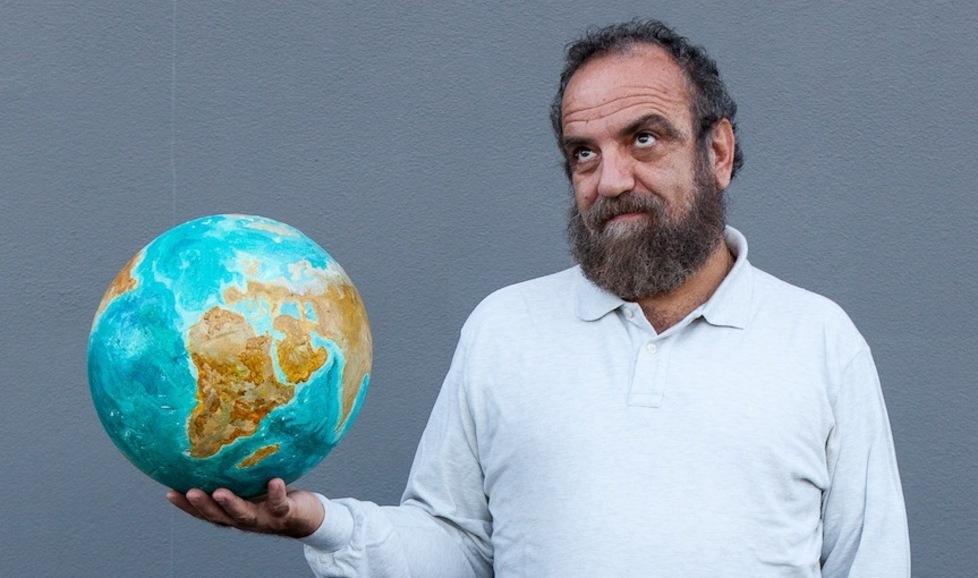 Giobbe Covatta a Copparo porta in scena clima e futuro