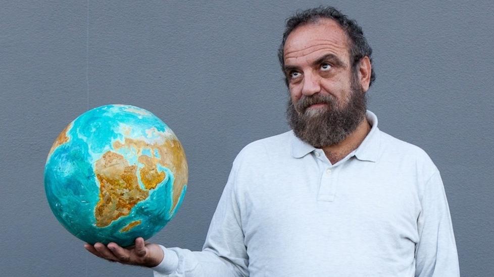 Giobbe Covatta a Copparo porta in scena clima e futuro