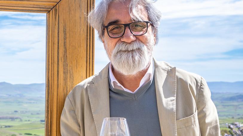 Beppe Vessicchio, musica in cantina: «Le note migliorano il vino»