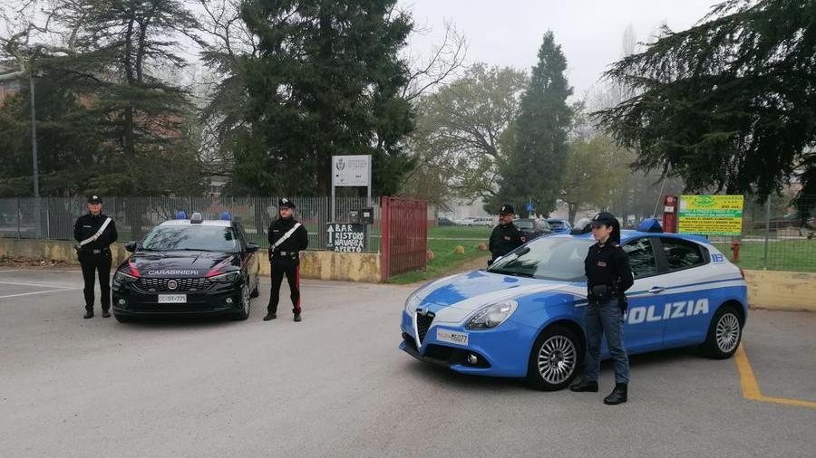 Ferrara, forze dell’ordine contro la droga: controlli nelle scuole