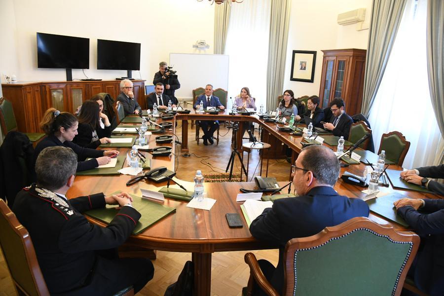 
	La Commissione Giustizia della Camera in Prefettura dopo la visita a Badu 'e Carros

