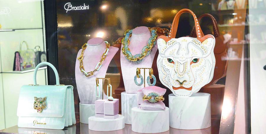 Firenze, su Ponte Vecchio è guerra tra Braccialini e gli orafi a colpi di richieste danni milionarie