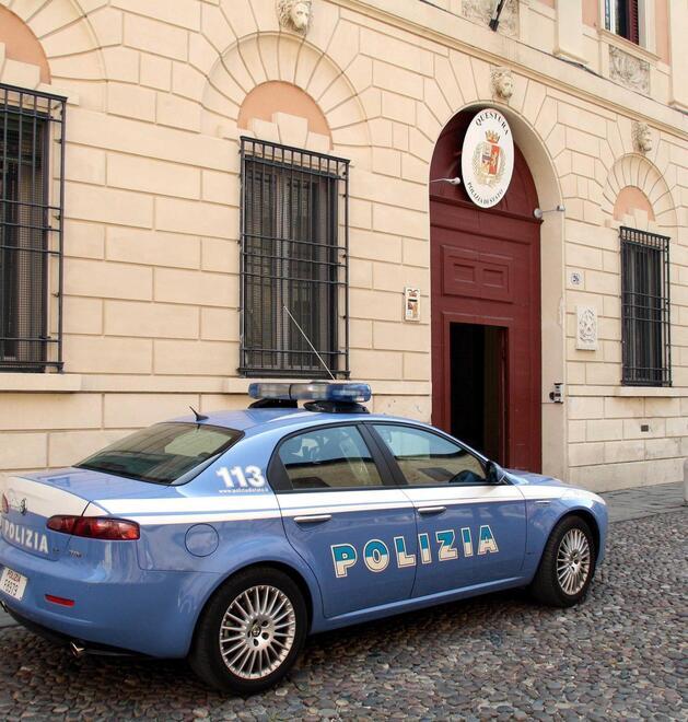 Ferrara, caos in centro dopo una lite. E spunta anche un fucile