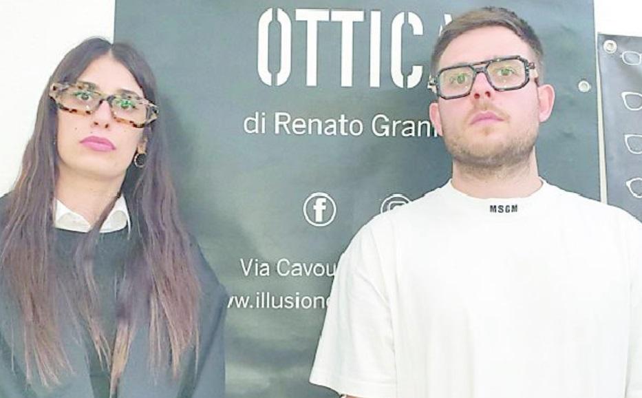 Gli ottici minacciati dal rapinatore col coltello: «Ora non ci sentiamo più al sicuro»