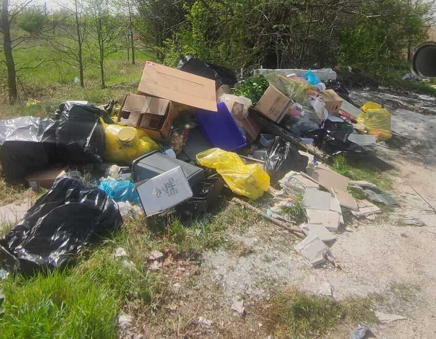 Modena Parcheggio della Fiera, nuova discarica di rifiuti 