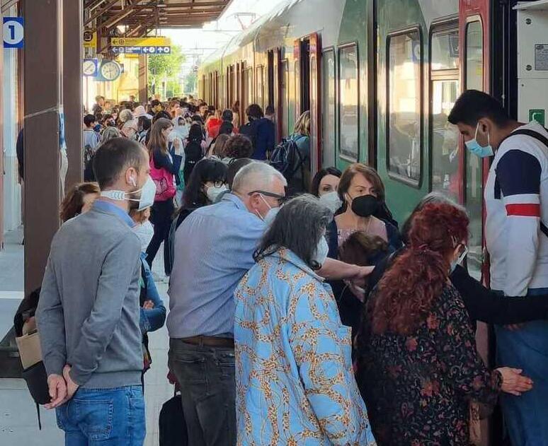 Carpi-Mantova Treni in tilt per quasi 5 ore E ritardi fino a 90 minuti 