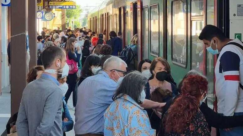Carpi-Mantova Treni in tilt per quasi 5 ore E ritardi fino a 90 minuti 