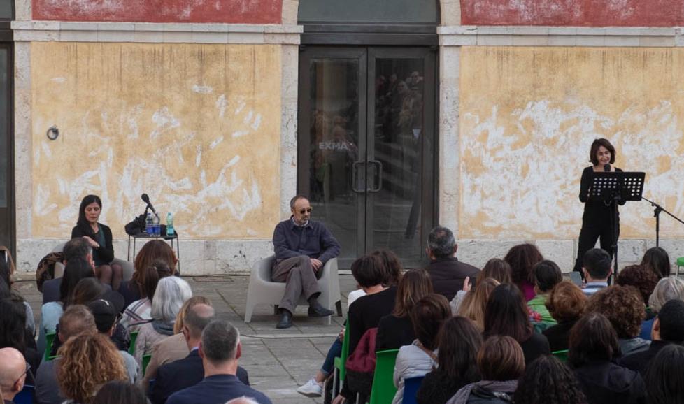 Ammaniti: «Perché adoro la letteratura? Racconta il grigio della vita» 