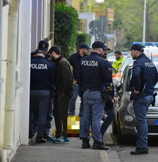 L’intervento di polizia e sanitari in via Lungo l’Affrico