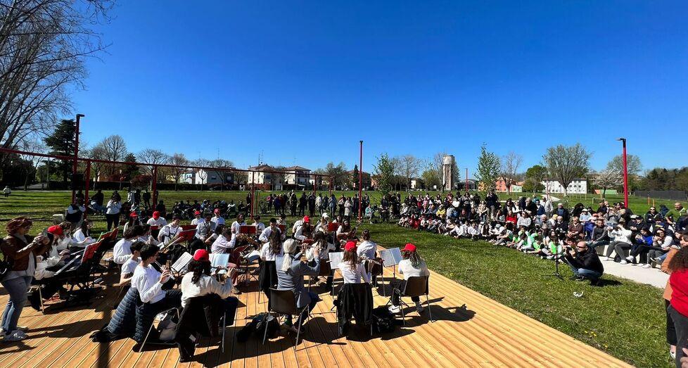 Carpi.&nbsp; Studenti, musica e sport In 500 per il benvenuto al parco della Cappuccina 