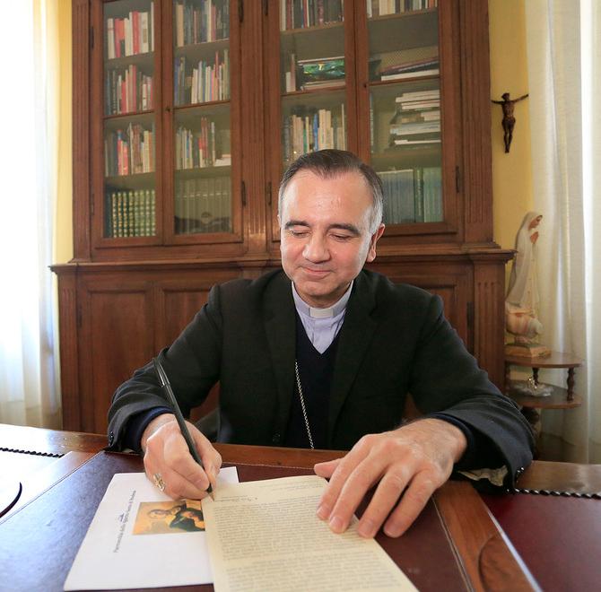Il vescovo di Modena Castellucci «Mai come oggi si vedono problemi Cambiamo rotta senza individualismi»
