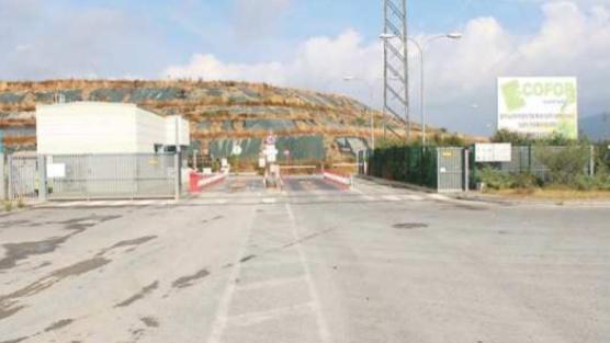 L' ngresso alla discarica di rifiuti non pericolosi