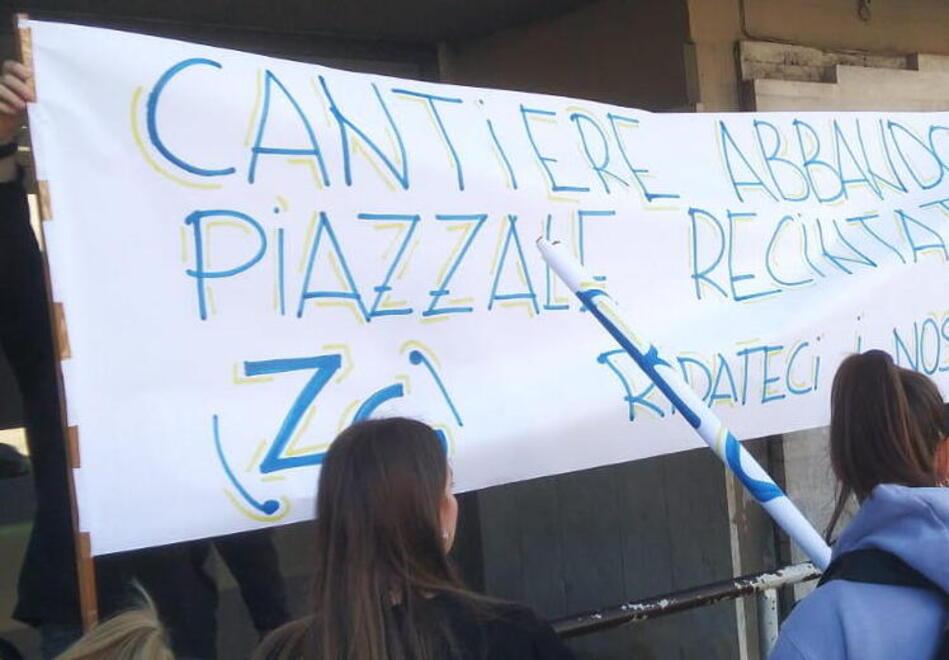 Un momento della protesta degli studenti