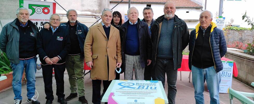 In foto al centro Alvaro Gaggioli (Agrabah), Giancarlo  Magni (Raggio Verde), Massimo Lissa, ( Fiat 500 Club Italia) e Carlo Bonacchi (Comitato di quartiere)