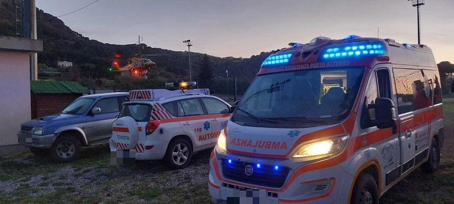 
	L'elisoccorso Pegaso decolla dal campo sportivo di Porto Azzurro (foto PA Porto Azzurro)

