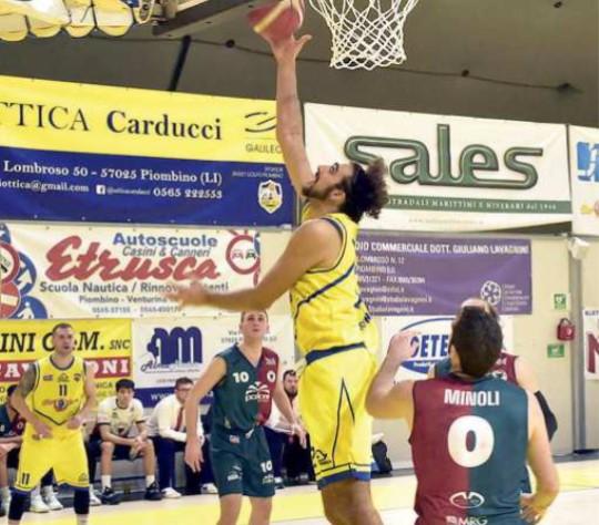 
	Edoardo Tiberti conclude da sotto

