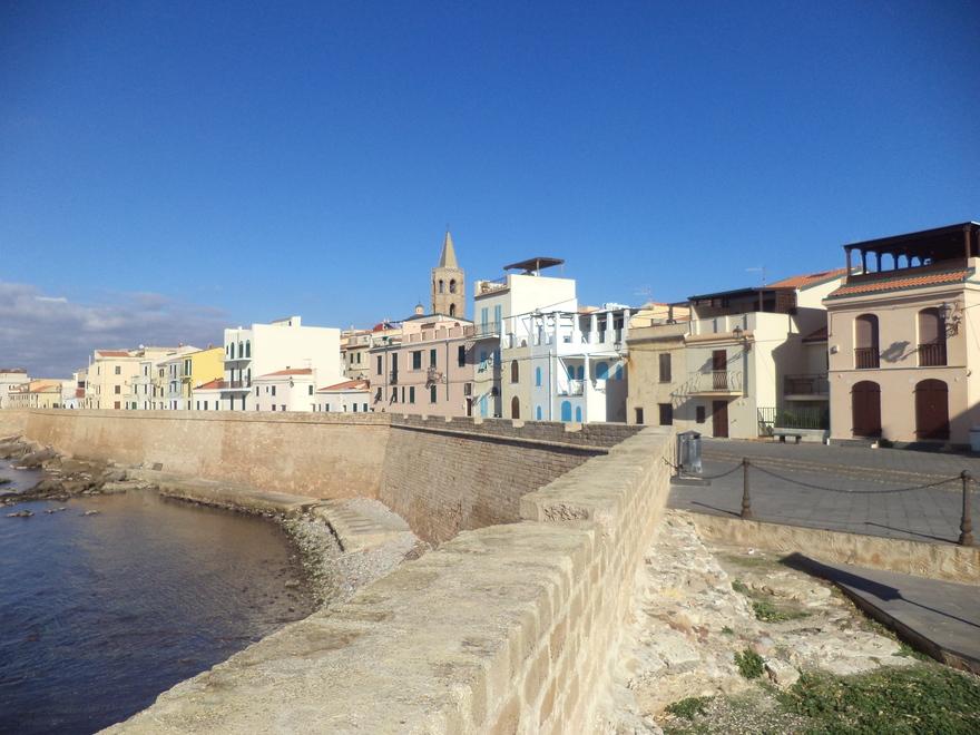 Affitti solo a turisti e canoni alti: a Olbia e Alghero è emergenza casa