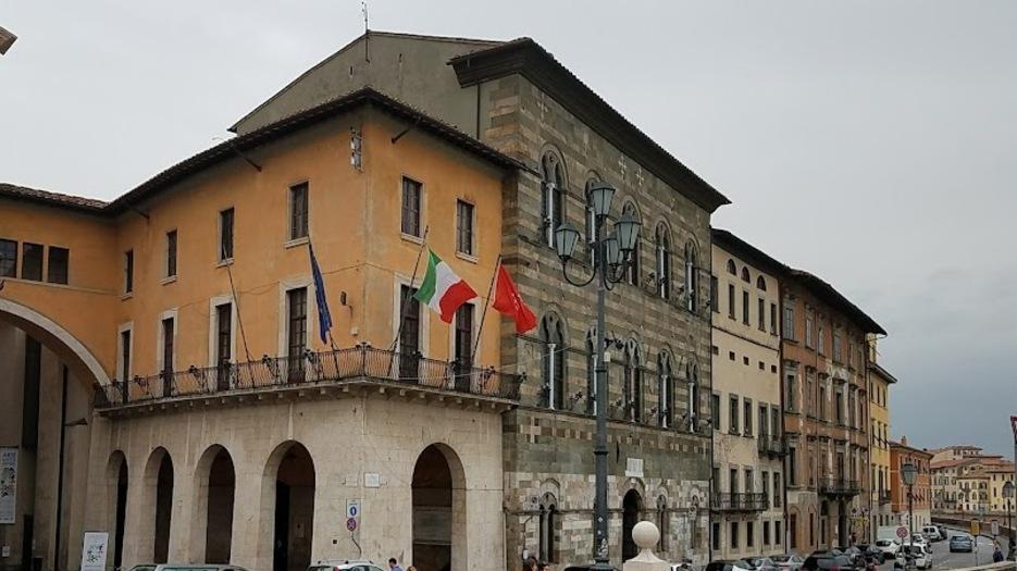 Pisa, lettera anonima al Comune: scende una coltre di silenzio dopo i veleni scaricati sul palazzo