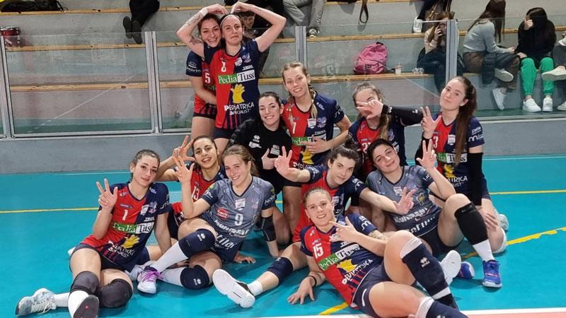 
	Le ragazze del Pediatuss Casciavola che hanno superato il Volley Peccioli

