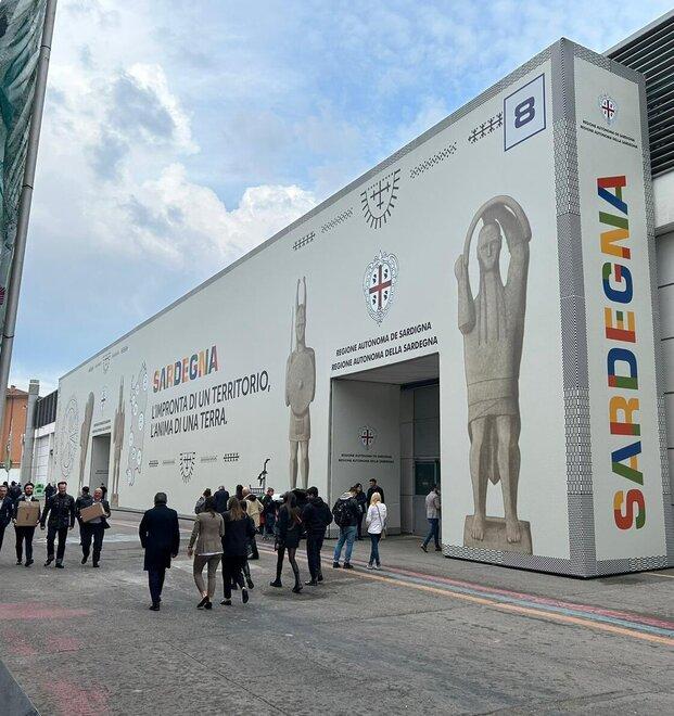 Nello stand della Sardegna il cuore pulsante dell’enologia