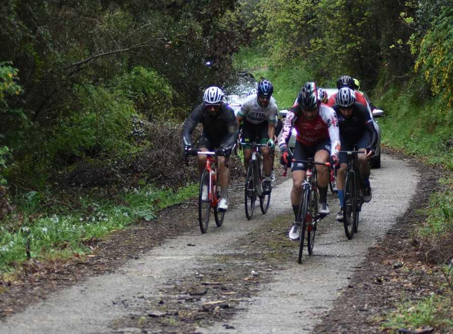 Pioggia, fango, salite e sterrati Murtas domina la “Strade sarde”