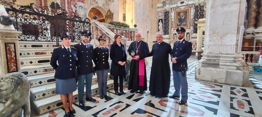 Consegnato all’arcivescovo di Cagliari l’olio in ricordo di Falcone e della sua scorta
