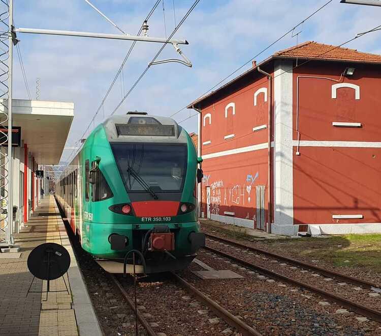 Sulla linea Reggio-Sassuolo ora circolano i treni elettrici