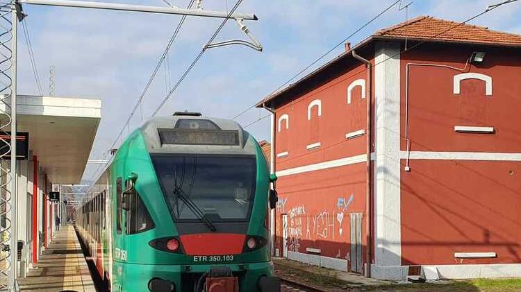 Sulla linea Reggio-Sassuolo ora circolano i treni elettrici