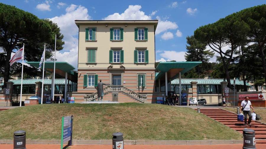 Concorsi pilotati a Medicina, il direttore generale del Meyer interdetto per tre mesi
