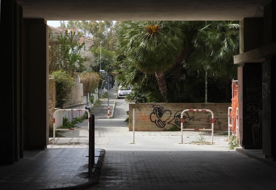
	Il vialetto pedonale che collega via Carducci a via Manzoni

