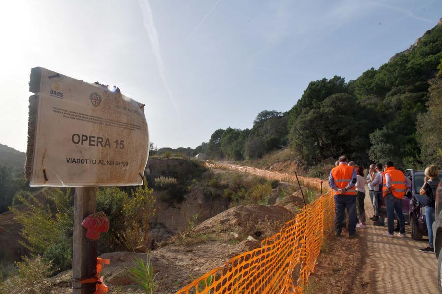
	Il cantiere sulla provinciale 38 all'altezza di Monte Pino

