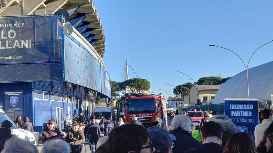Principio d’incendio al Castellani, il match è iniziato un’ora dopo