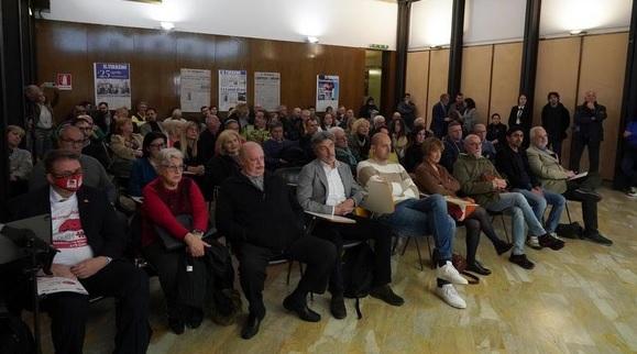 
	Il momento della presentazione dei candidati alla sede del Tirreno

