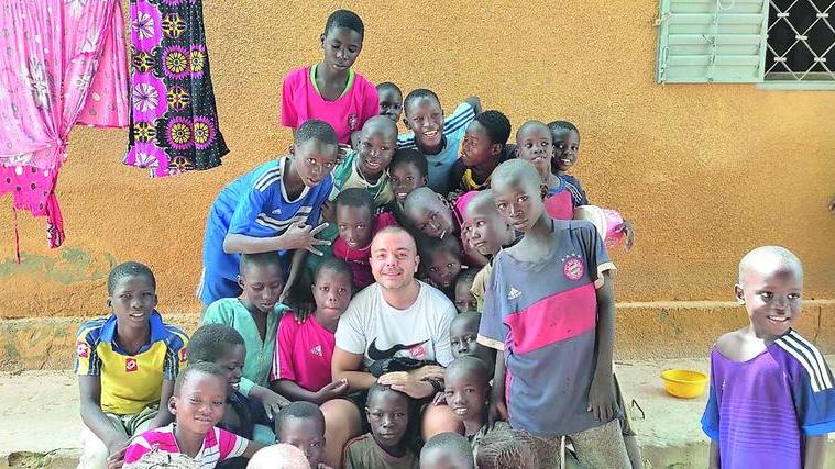 Storia di solidarietà e amicizia di due nuoresi volontari in Senegal