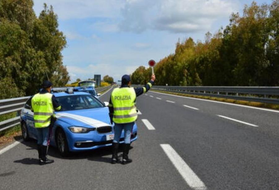 Cagliari, a 195 chilometri orari sulla 554: super multa e patente sospesa