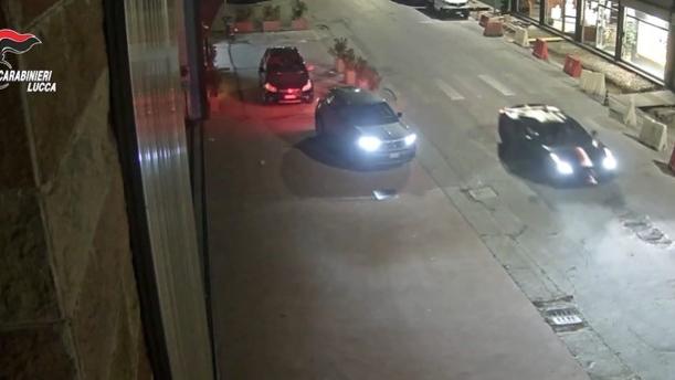 Pedinarono e rapinarono Leclerc di un costoso orologio a Viareggio: 4 in manette