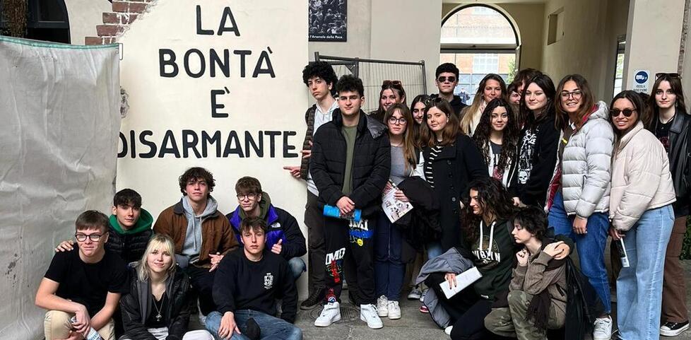 Un Arsenale di pace: il liceo Repetti di Carrara a Torino per un viaggio nella solidarietà